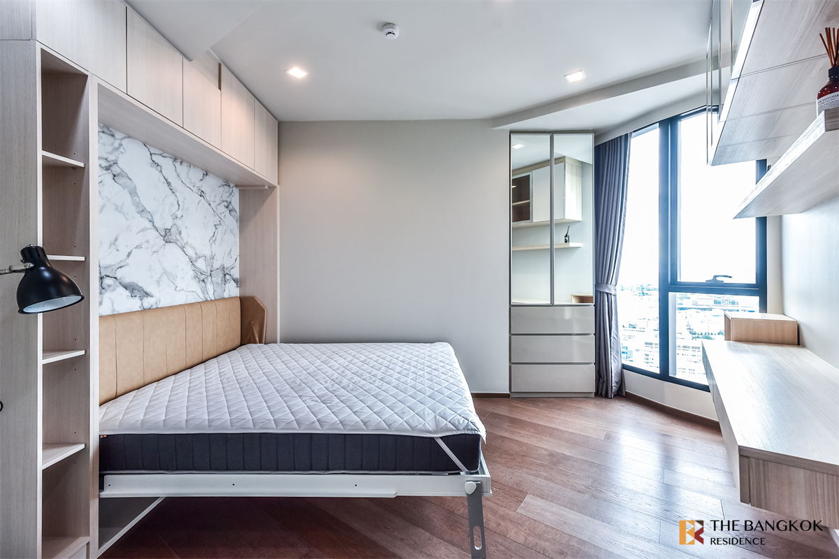picture The Privilege of Luxury in an Economic Hub Location Ideo Q Victory near BTS Victory Monument - 8/10