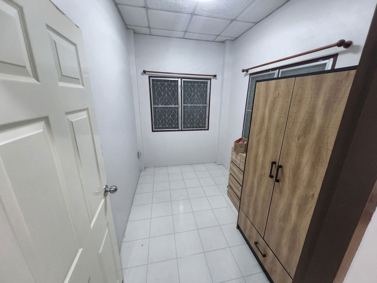 รูป ให้เช่าหมู่บ้านเพิ่มสุข(ข้างวัดหนองแฟบ) ตำบลสำนักบก จ.ชลบุรี พื้นที่ 41 ตร.ว. หลังมุม - รูปที่ 4/7