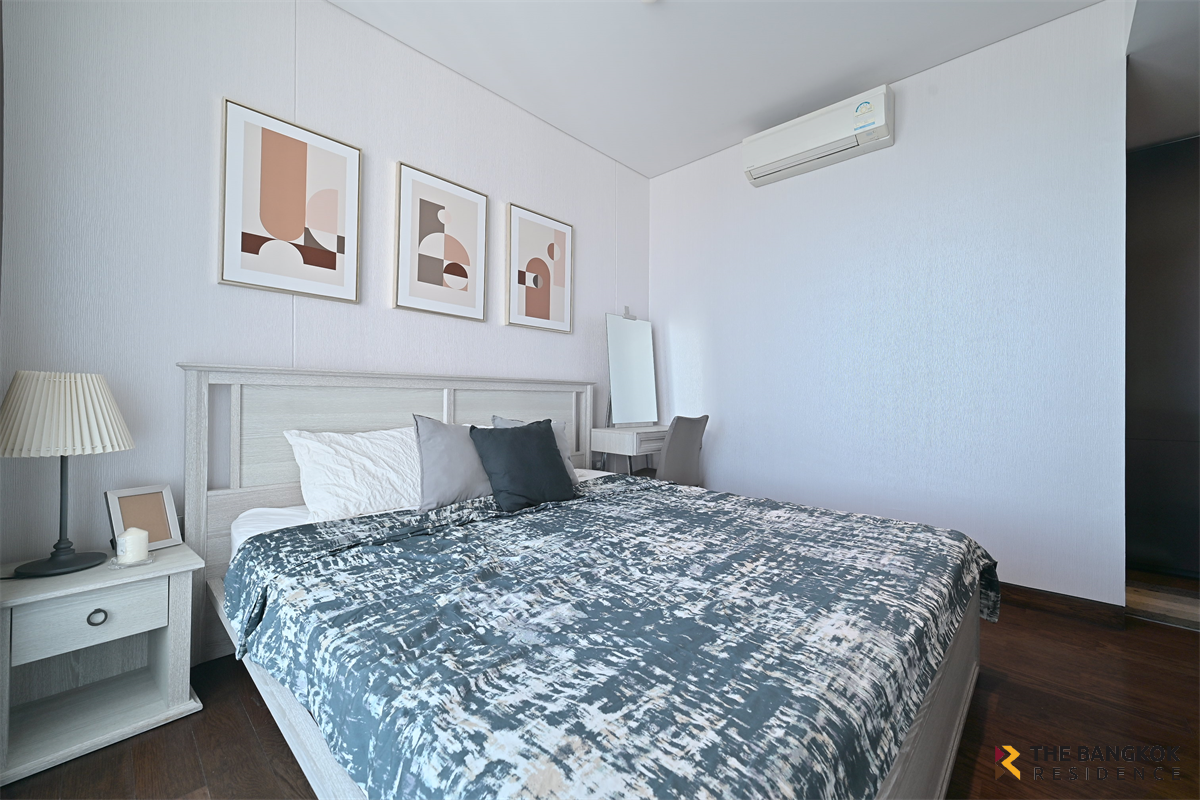 picture The Lumpini 24  Live the Luxury Style in a High-potential Location - 1/10