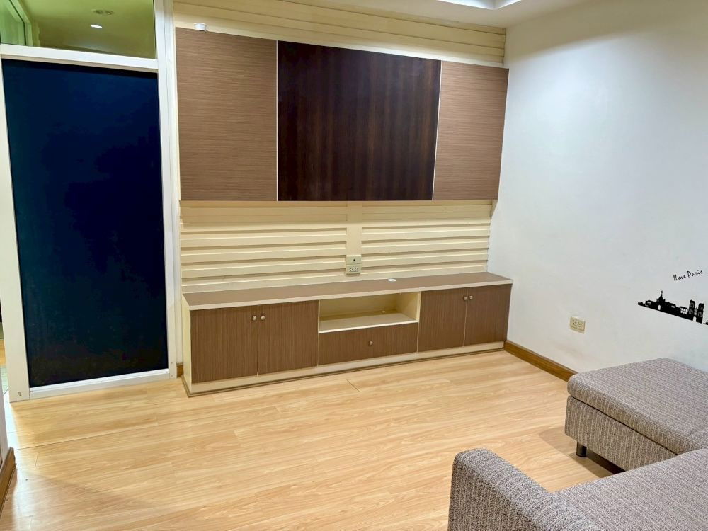 รูป [ For Sale ] ขายด่วนคอนโดบางแสน เดอะรูม 2 ( The Room 2 condo ) ไม่ถึงล้าน แต่งครบ สภาพดี ใกล้ ม. บูรพา ถูกสุดในโครงการ  - รูปที่ 3/10