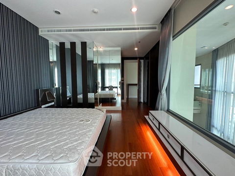 3-BR Condo at Bright Sukhumvit 24 Condominium near BTS Phrom Phong (ID 2159196)