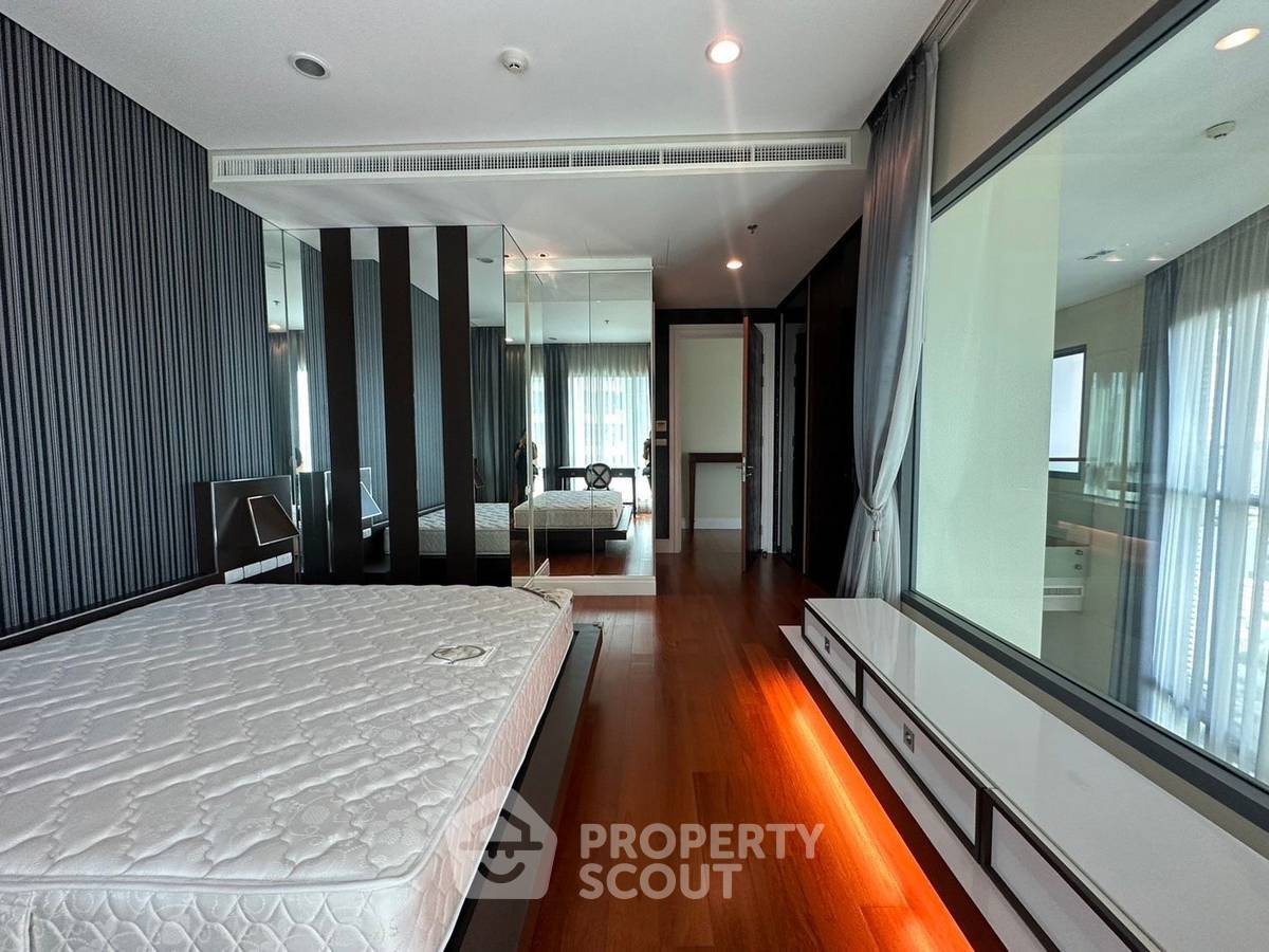 picture 3-BR Condo at Bright Sukhumvit 24 Condominium near BTS Phrom Phong (ID 2159196) - 1/28