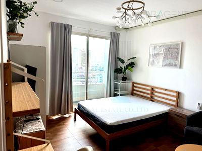 Condos for sale Central Silom : For Sell Condo THE LIGHT HOUSE Building 1, Floor 12,Studio, Room size 33 sqm