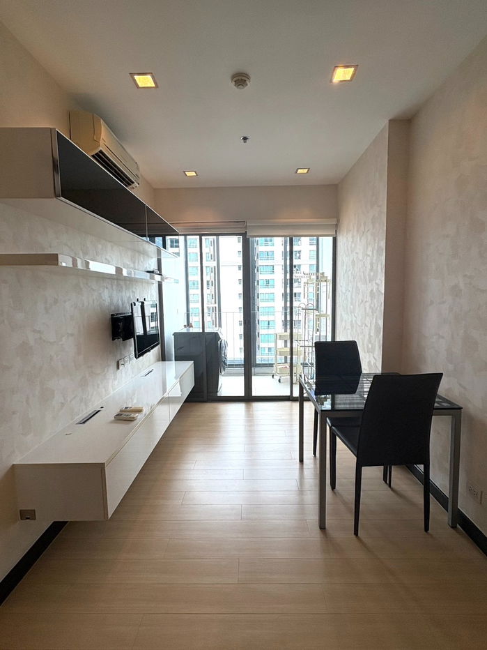 picture The room is empty, just renovated, brand new. Ideo Q Phayathai 1b1B 40.7SQM. Only 22K/Month. Ready to watch !! - 1/6