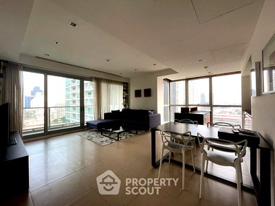 Condos for sale : 2-BR Condo at The River Condominium near BTS Saphan Taksin (ID 514245)