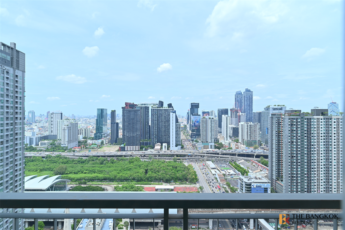 picture Q Asoke near MRT Phetchaburi Station Luxury Condo at Special Price - 1/10