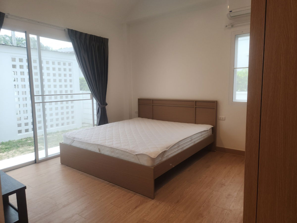 รูป บ้านเดี่ยวมินิมอล วิวเขา-ริมน้ำ • โครงการ ซีรีน คอร์ทยาร์ด ( Serene Courtyard ) แก่งคอย สระบุรี บ้านใหม่พร้อมอยู่ บรรยากาศรีสอร์ท - รูปที่ 11/22