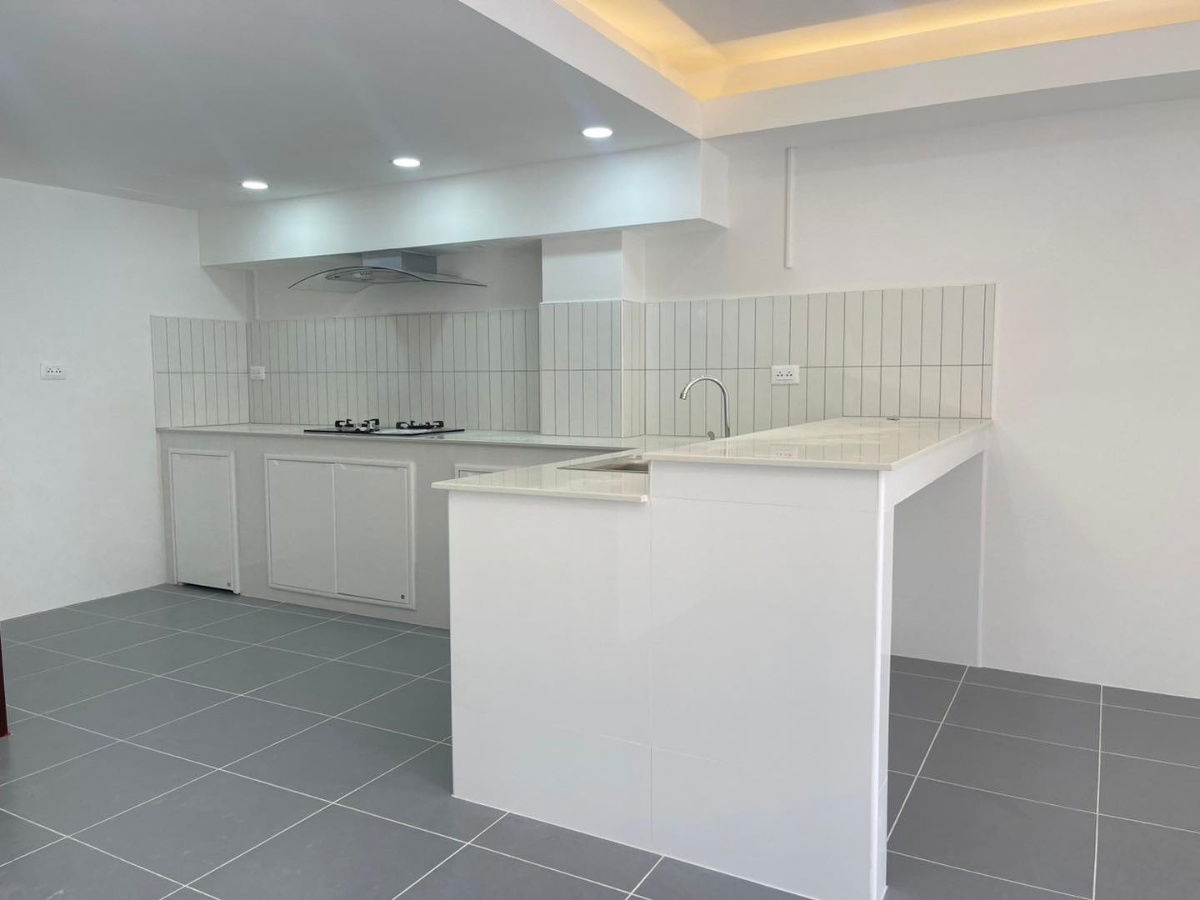 picture [For sale] Townhome, newly decorated, ready to move in! ✨ Good location, near BTS Samakkhi Station - 65/72