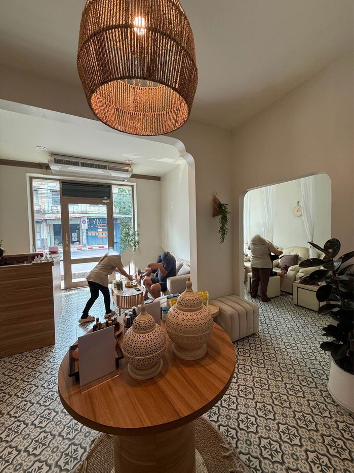 รูป ♢ Prime Location ♢ อาคารพาณิชย์ 2 ชั้น 3 คูหา ขนาดที่ดิน 60.00 ตร.ว. พื้นที่ใช้สอย 240.00 ตร.ม. | ใกล้ BTS สะพานตากสิน - รูปที่ 4/6