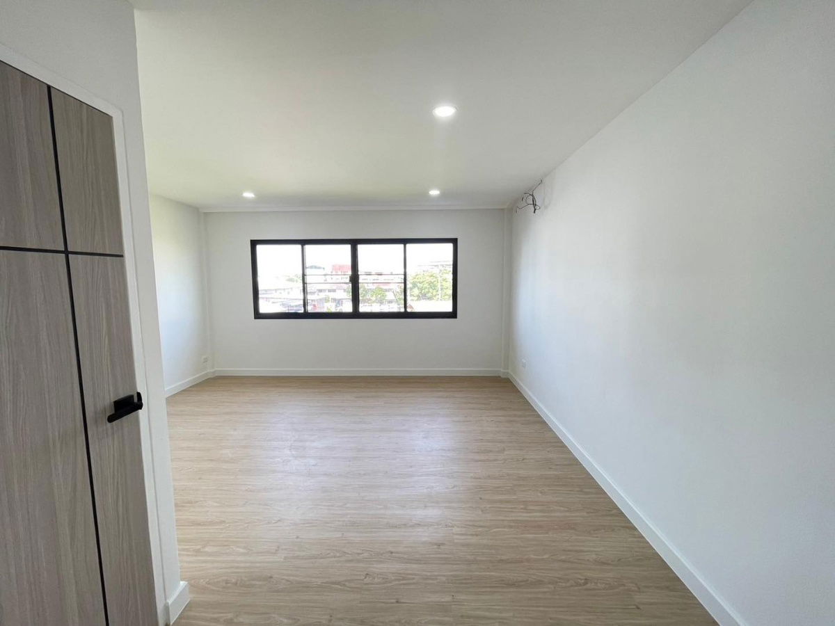 picture [For sale] Townhome, newly decorated, ready to move in! ✨ Good location, near BTS Samakkhi Station - 40/72