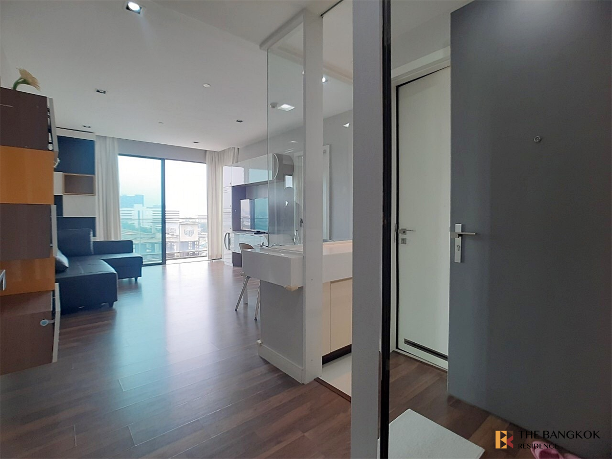 picture The Room Sukhumvit 62 Ultimate Luxury Lifestyle with Convenience near BTS Punnawithi - 1/10