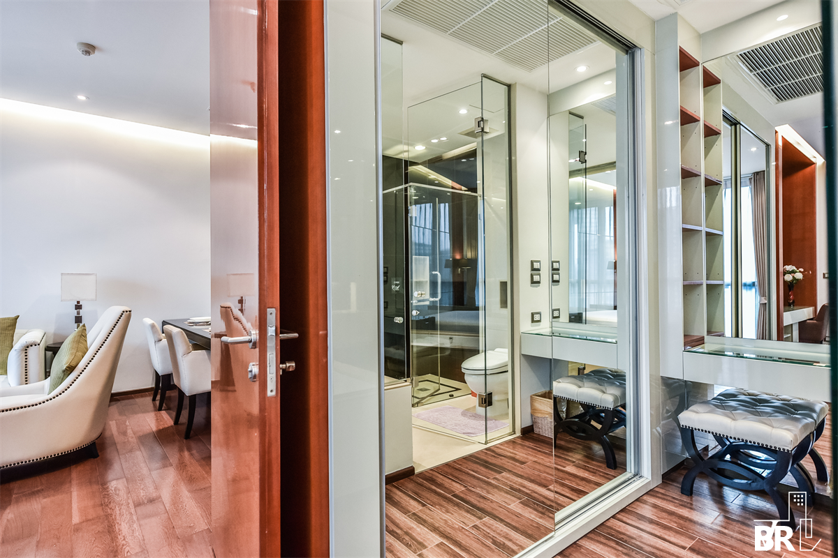 picture The Address Sukhumvit 28 near BTS Phrom Phong Luxury Unit, Ready for You Without the Wait - 9/10