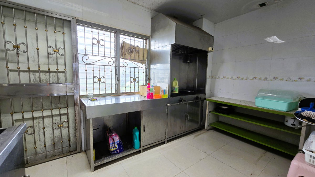 picture 4-Storey Commercial Building with Rooftop for Sale – 22.7 Sq. Wah Located directly on Charoen Chomprida Road (Rural Highway 3023), Maeklong,  - 6/19