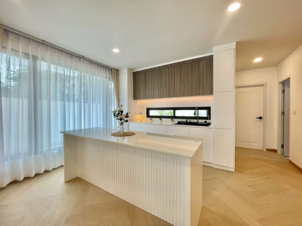 picture Fully renovated two-storey detached house for sale in Soi Pattanakarn 69. Ready to move in. - 5/16
