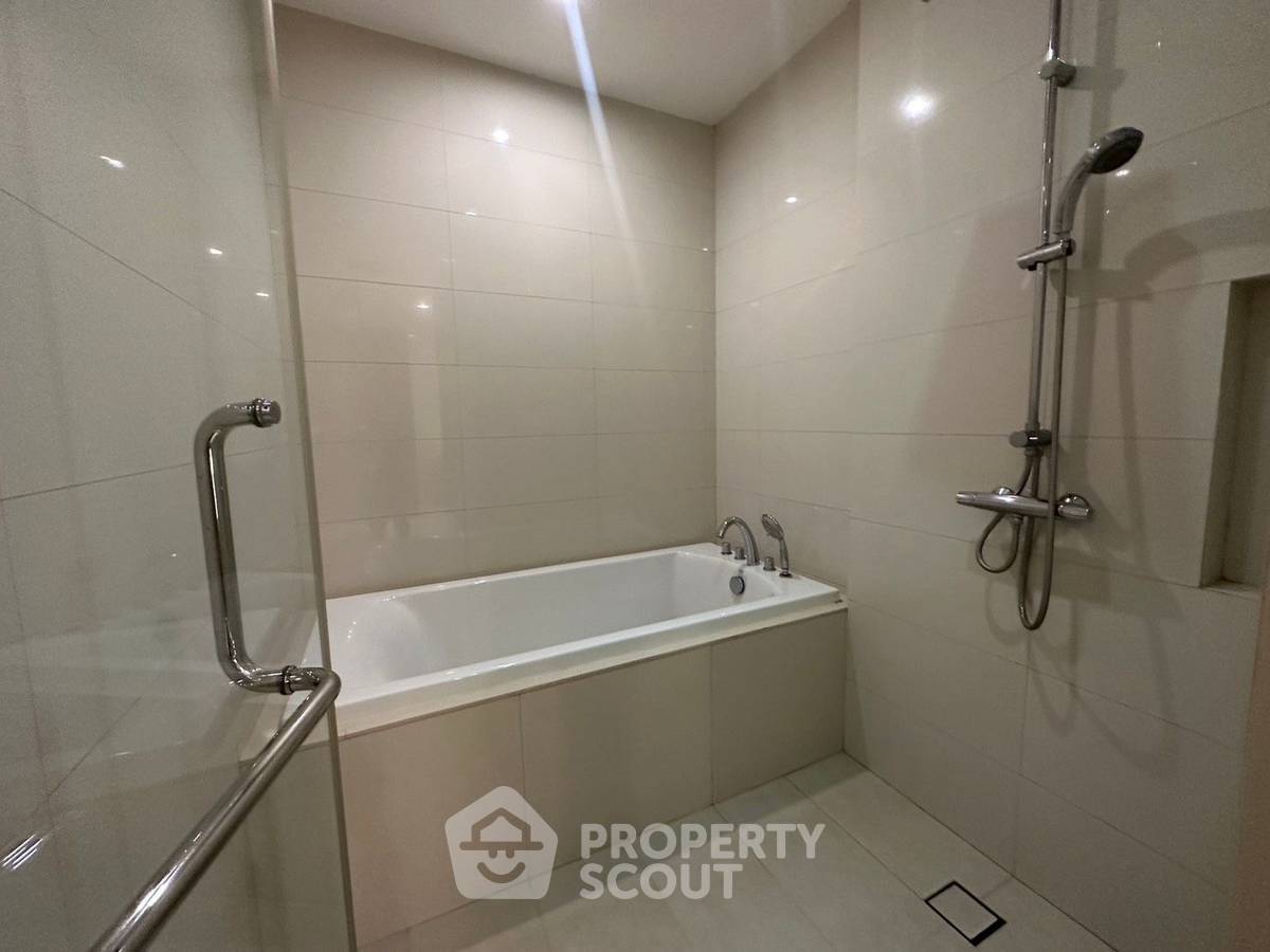 picture 3-BR Condo at Bright Sukhumvit 24 Condominium near BTS Phrom Phong (ID 2159196) - 11/28