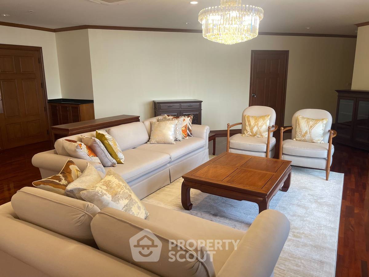 picture 3-BR Condo at Ruamsuk Condominium near BTS Thong Lor (ID 1817413) - 3/15
