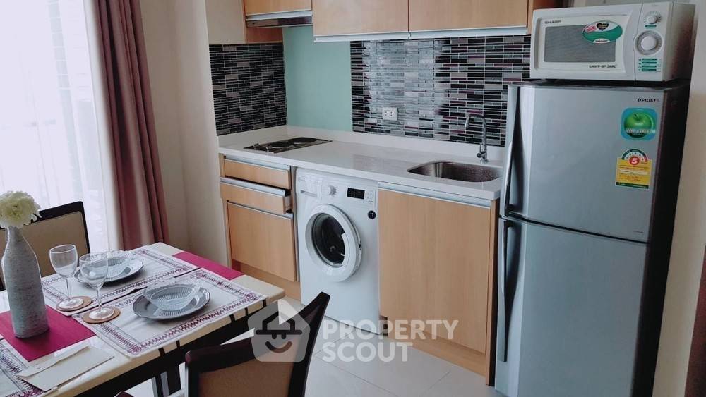 picture 1-BR Condo at Villa Asoke near MRT Phetchaburi (ID 386774) - 1/5
