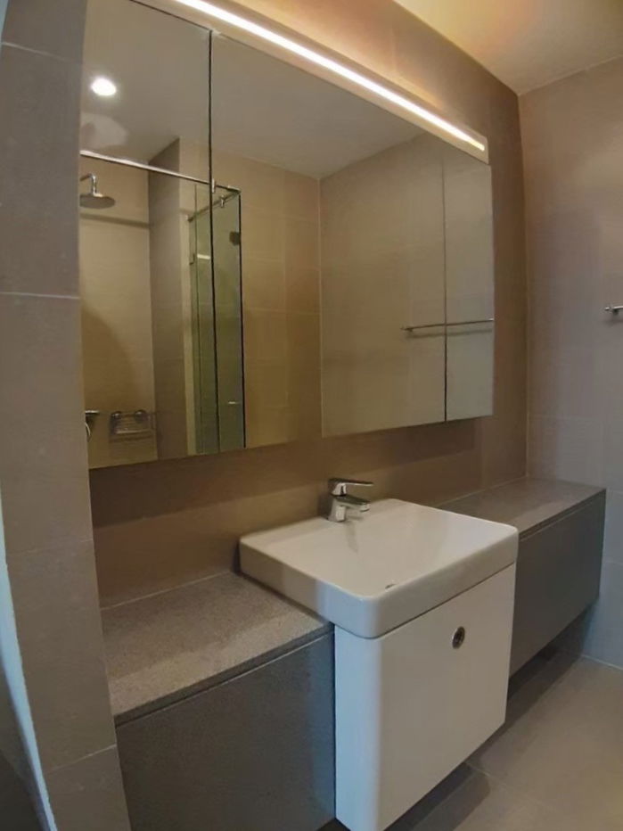 picture ♦ Best Price ♦ Tower B, 10+ Floor, Type A12 | 1 Bedroom, 46.72 sq.m. | Condo skywalk connect to BTS ploenchit and Central Embassy. - 16/18