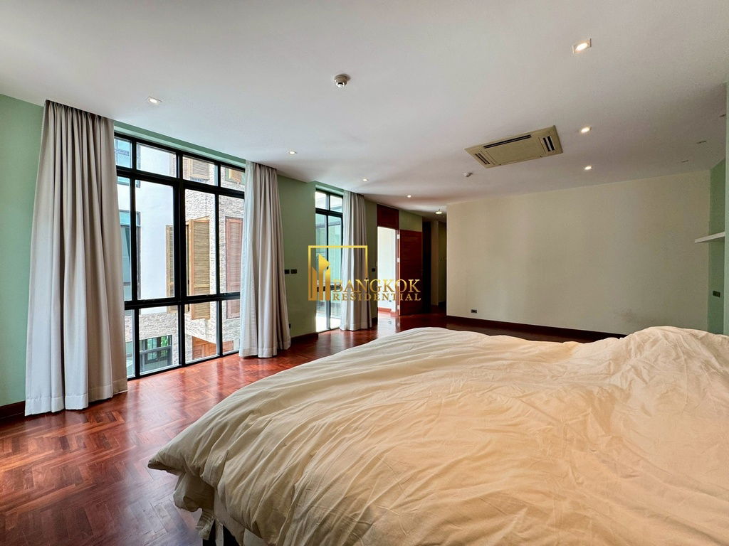 รูป EM Villa - 3 Storey 4 Bedroom House With Pool in Phrom Phong - BR7508SH - รูปที่ 33/60