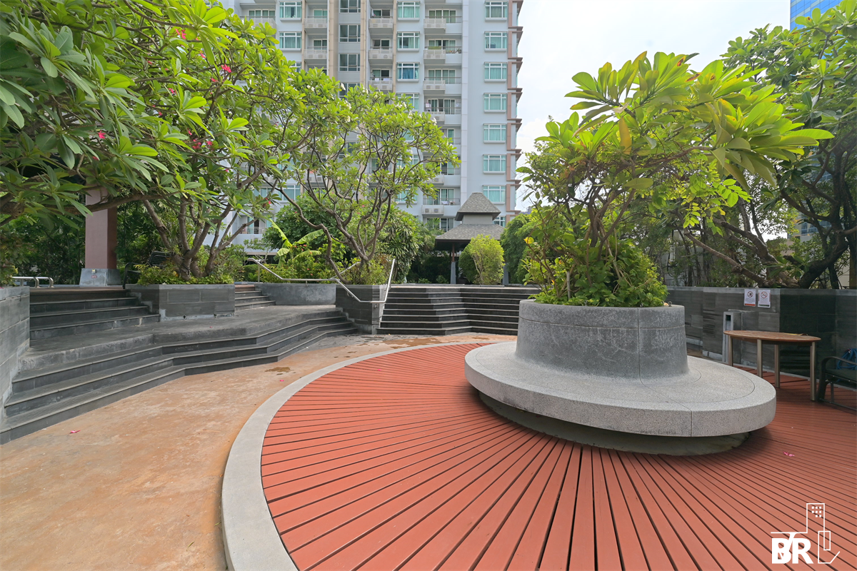 picture Circle Condominium  The Privilege of Luxury in an Economic Hub Location - 3/9