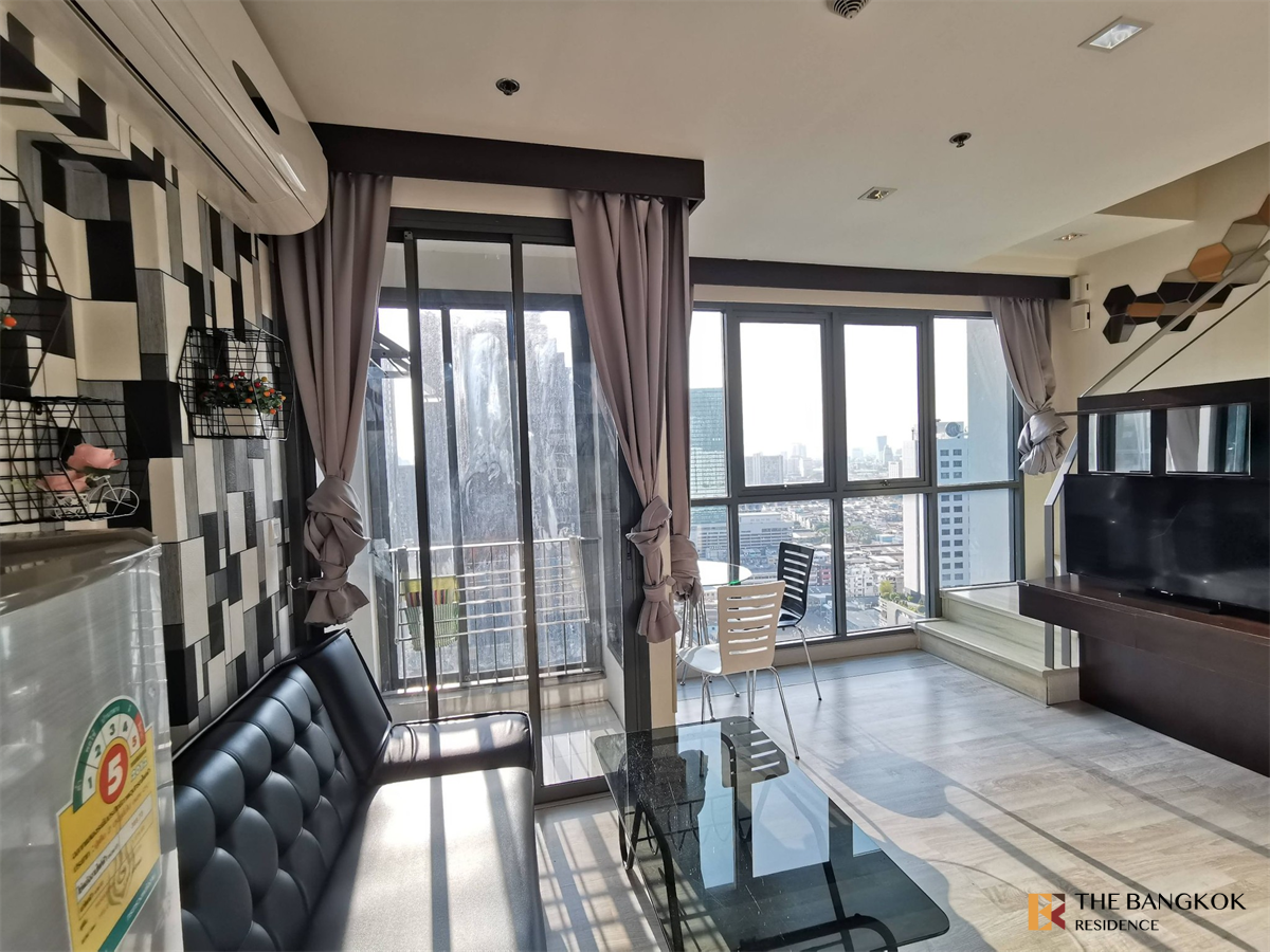 picture Luxuriously Elevated Unit Ideo Mobi Rama 9 near MRT Rama 9 Station - 2/9