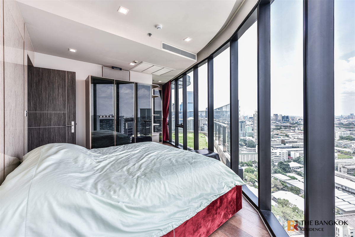 picture Ideo Q Victory near BTS Victory Monument Premium Luxury Condo in Prime Location - 1/10