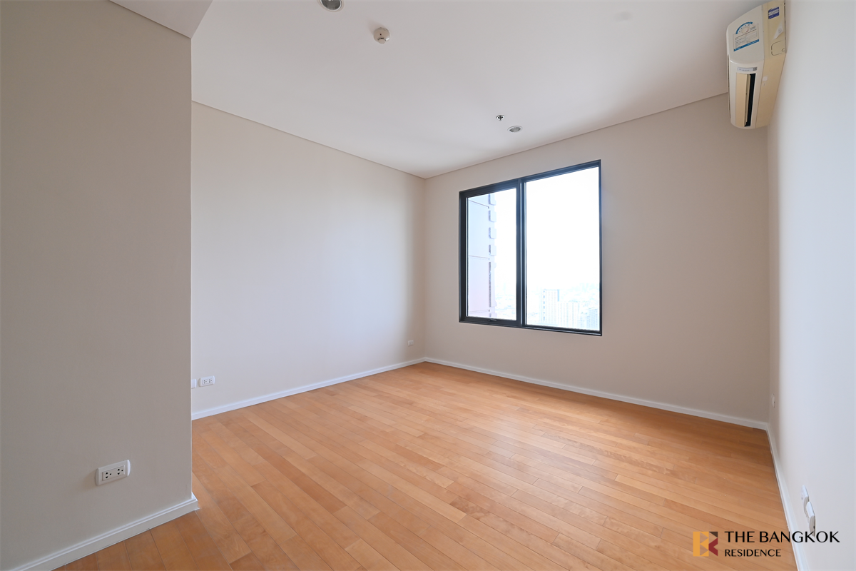 picture The Privilege of Luxury in an Economic Hub Location Villa Asoke near MRT Phetchaburi Station - 10/10