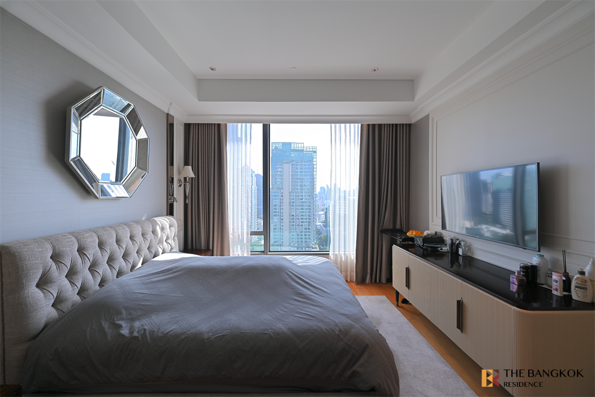 picture Luxury Unit, Ready for You Without the Wait Sindhorn Residence - 6/10
