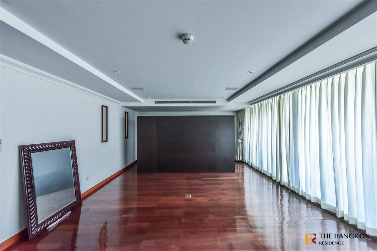 picture Somkid Gardens Luxury Condo Ready to Move-in at the Best Location near BTS Phloen Chit - 7/10