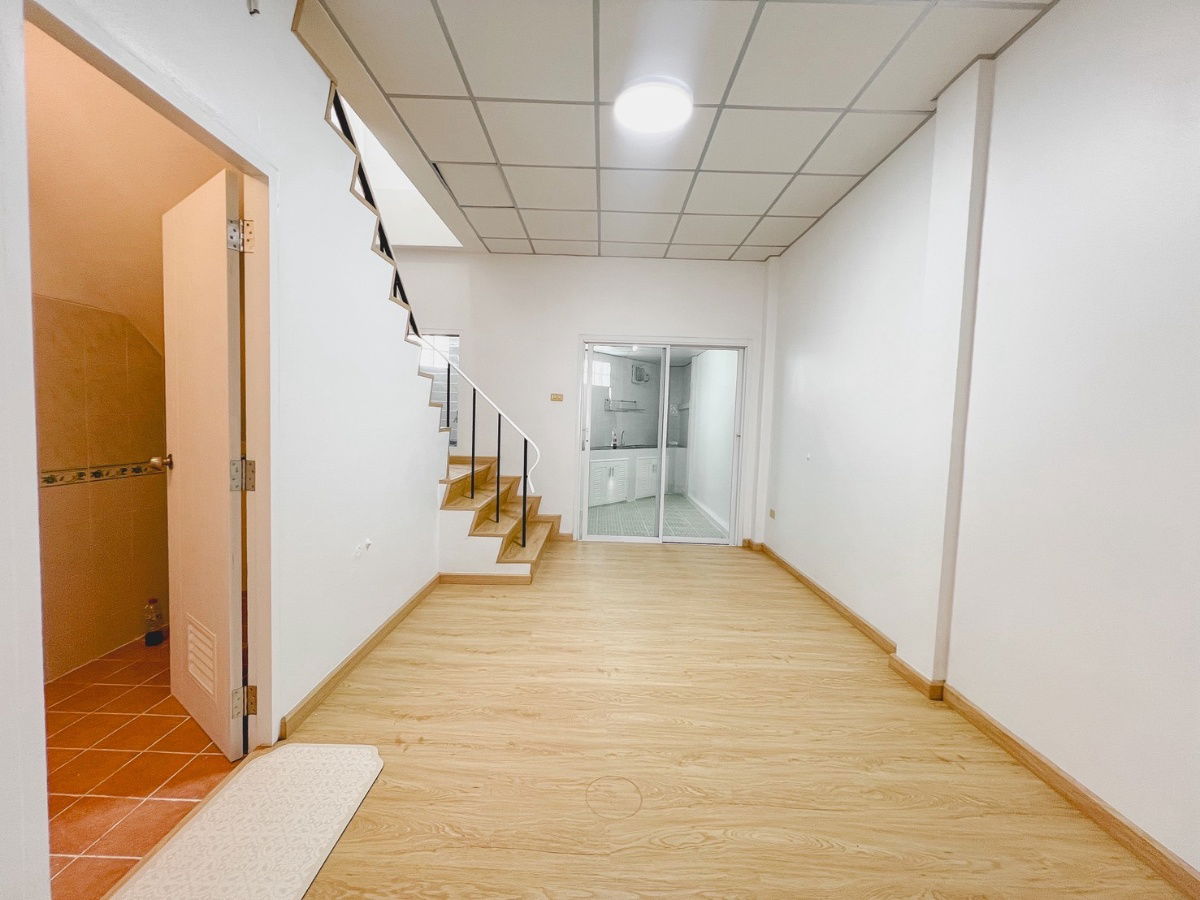 picture House for Rent – Corner Unit at Tharnthong Village - 30/34
