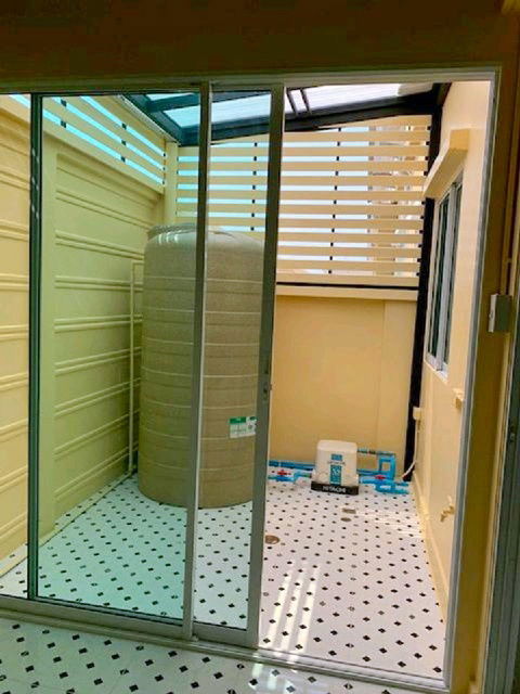 รูป MRT คลองบางไผ่ 3.3 กม.รถไฟฟ้าสายสีม่วง ตลาดสมบัติบุรี 1.7 กม. ให้เช่าทาวน์เฮาส์ 2 ชั้น 20 ตร.วา.152 ตร.ม. . วิวสวน 3 นอน 2 น้ำ - รูปที่ 4/8