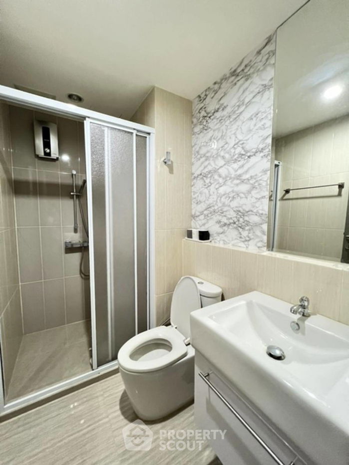 picture 2-BR Condo at Life Ratchadapisek near MRT Huai Khwang (ID 1541819) - 11/12