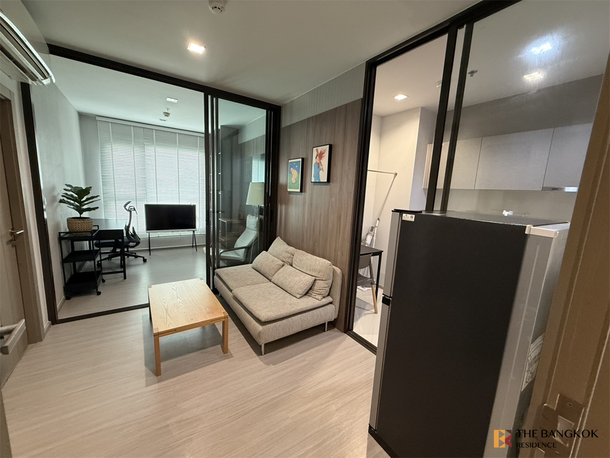 picture Luxury Condo at Special Price Life Asoke - Rama 9 near MRT Rama 9 Station - 4/9