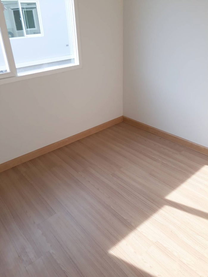 รูป 🌟 ขายทาวน์โฮม 2 ชั้น หมู่บ้านคาซ่า วอเตอร์ไซด์ พระราม 5 (Q House) 🌟  📌 บนที่ดิน 18 ตร.ว. ราคาเพียง 3,850,000 บาท (ค่าโอนคนละครึ่ง)   - รูปที่ 8/15