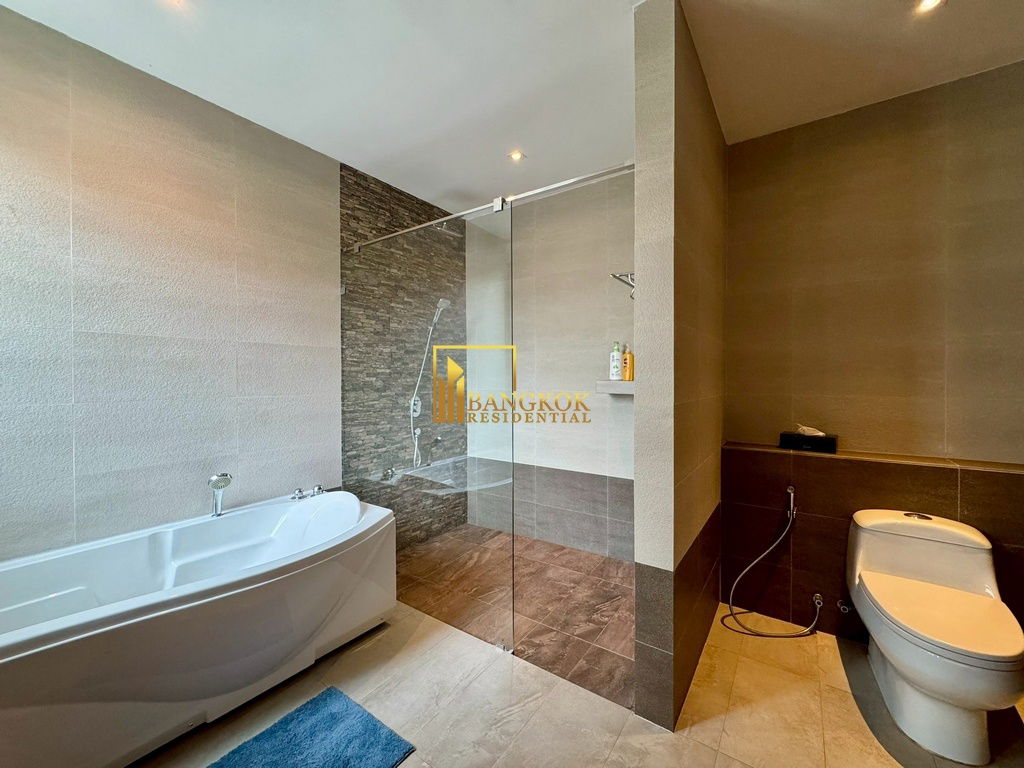 รูป EM Villa - 3 Storey 4 Bedroom House With Pool in Phrom Phong - BR7508SH - รูปที่ 39/60