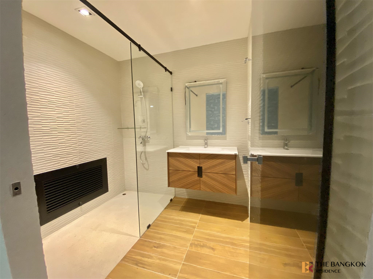 picture Kallista Mansion Ultimate Luxury Lifestyle with Convenience - 3/10