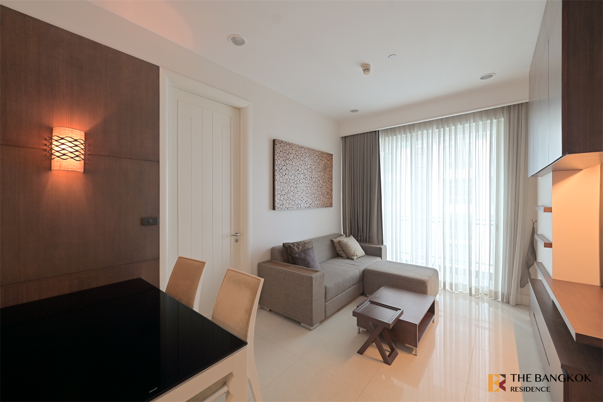 picture Ultimate Luxury Lifestyle with Convenience Q Langsuan near BTS Ratchadamri - 9/10