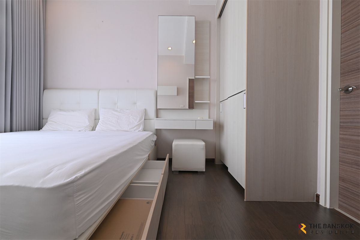 picture Ultimate Luxury Lifestyle with Convenience Q Asoke near MRT Phetchaburi Station - 1/10