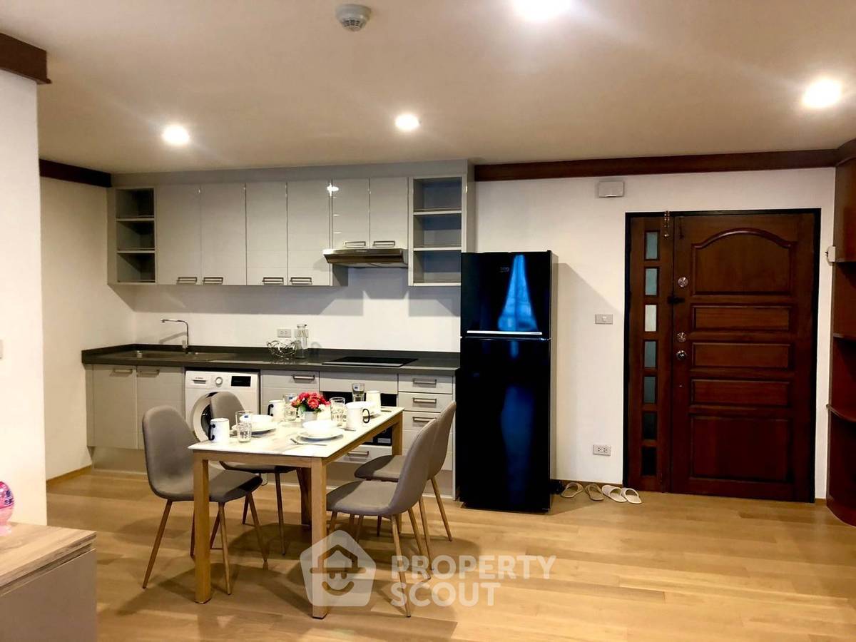 picture 1-BR Condo at Supalai Place Sukhumvit 39 near BTS Phrom Phong (ID 1645736) - 10/13