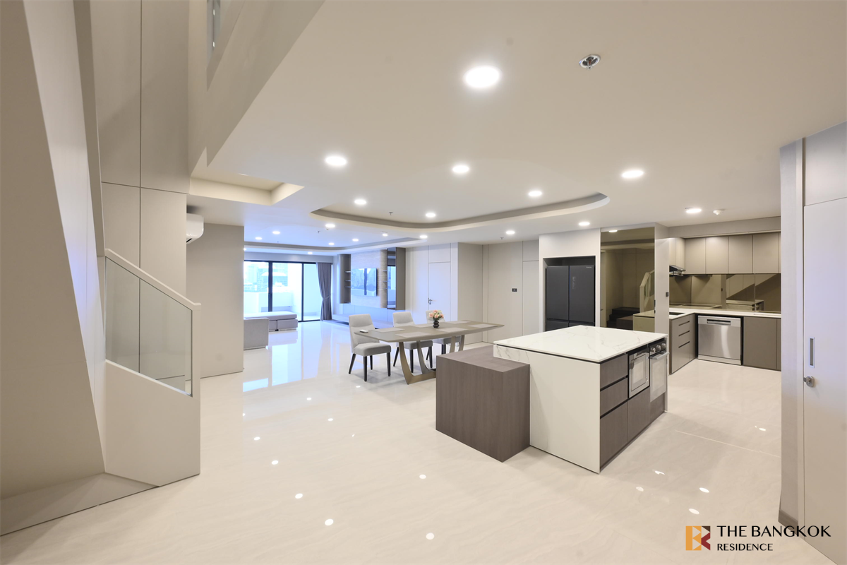picture Crystal Garden  Luxury Unit, Ready for You Without the Wait - 4/10