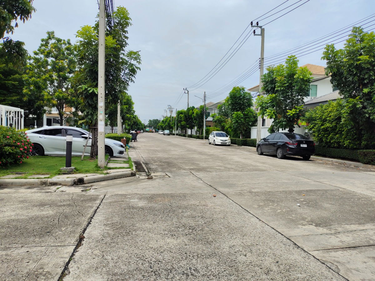 picture [For Sale] Single detached house, corner house, Groove Ville Bangna project, km. 10, near Mega Bangna, expressway and community area. - 6/32