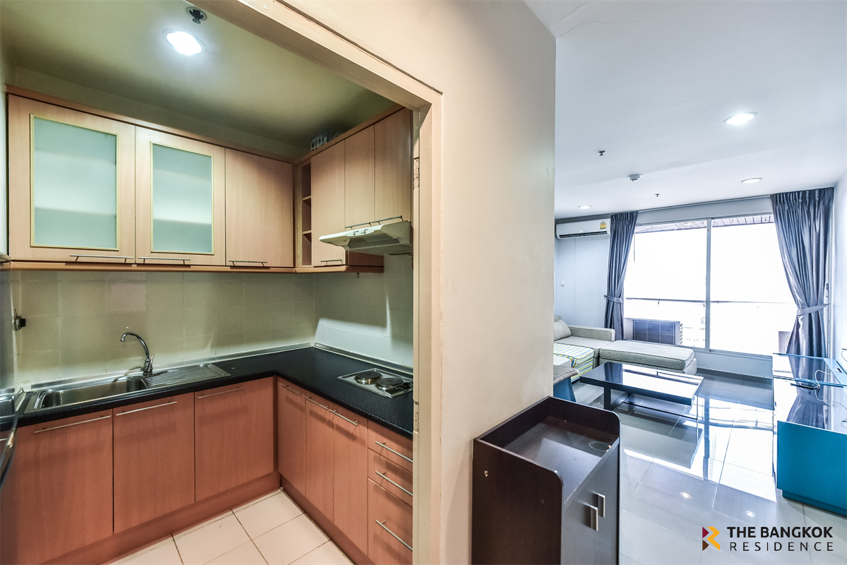 picture Pathumwan Resort Luxury Condo at Special Price near Airport Rail Link Phaya Thai Station - 2/10