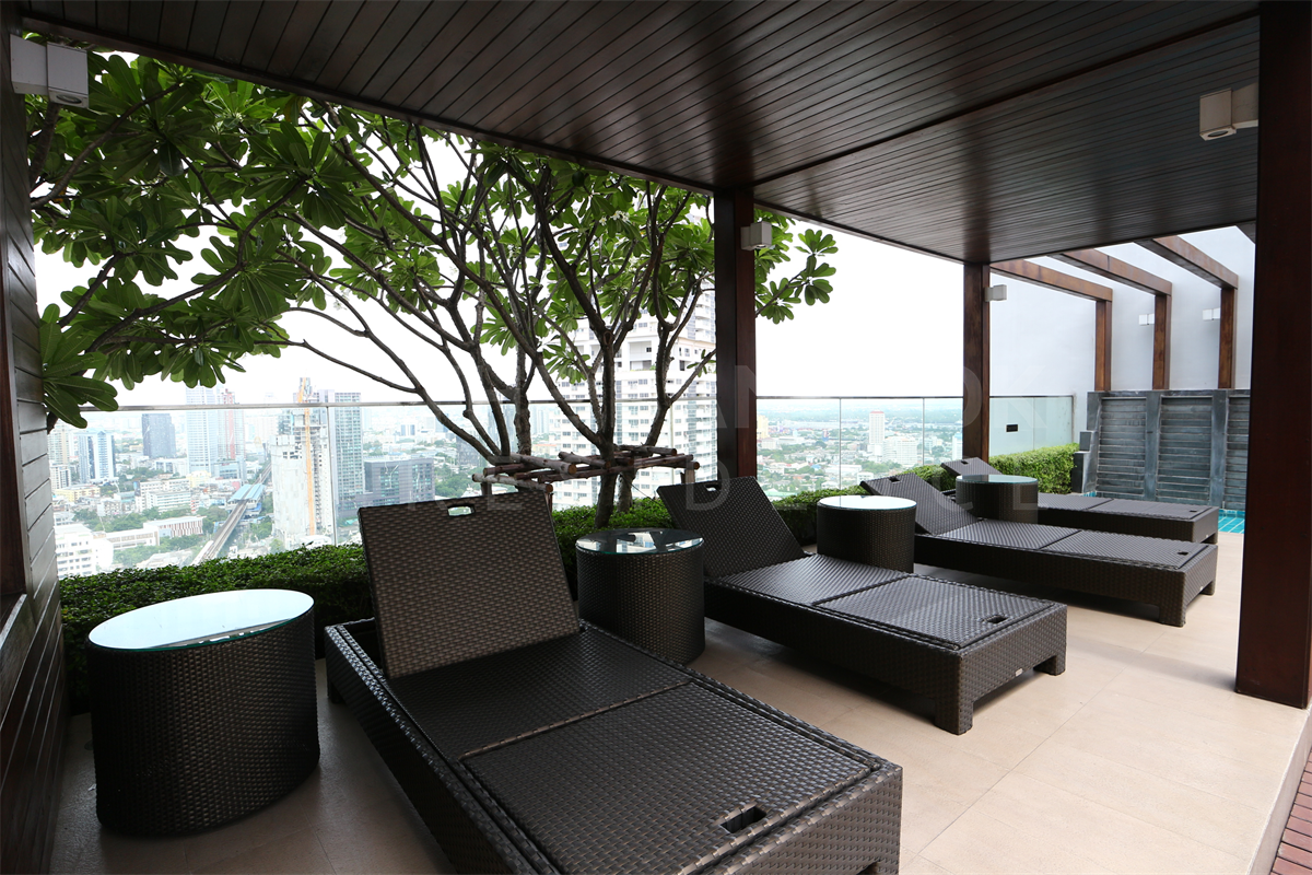 picture The Address Sukhumvit 28 Luxury Unit, Ready for You Without the Wait near BTS Phrom Phong - 1/9