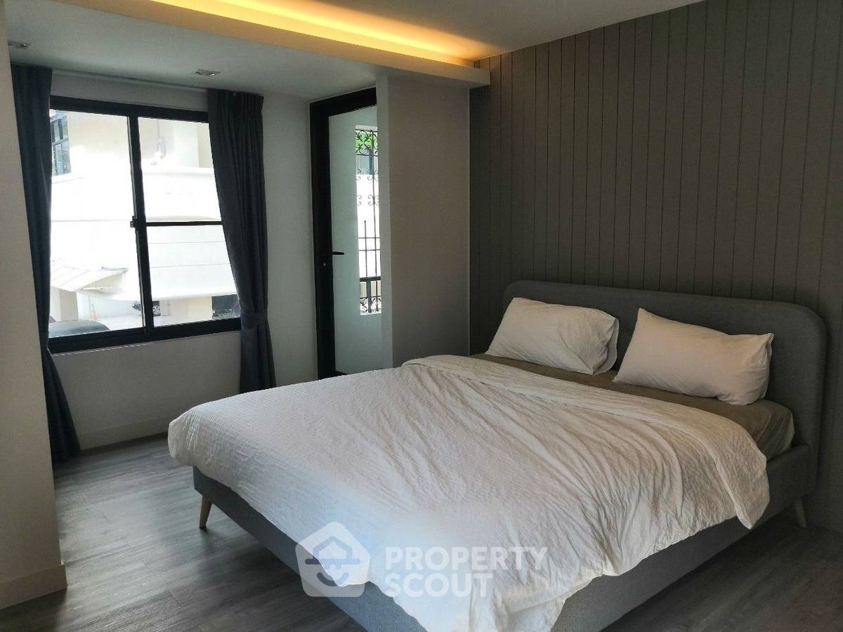 picture 4-BR Condo at Lily House Mansion near MRT Phetchaburi (ID 666419) - 6/18