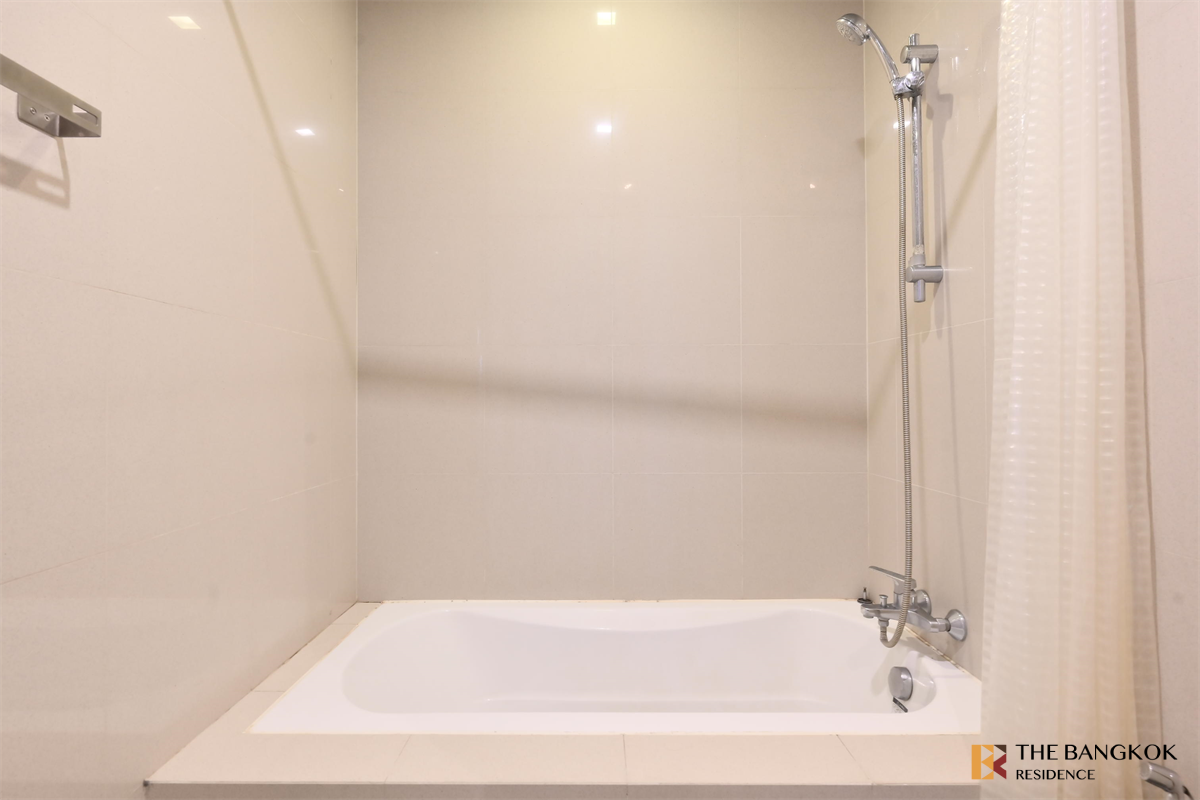 picture Noble Refine Luxury Unit, Ready for You Without the Wait near BTS Phrom Phong - 3/10
