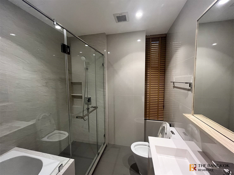 Maru Ekkamai 2  Luxury Condo in Central City Location