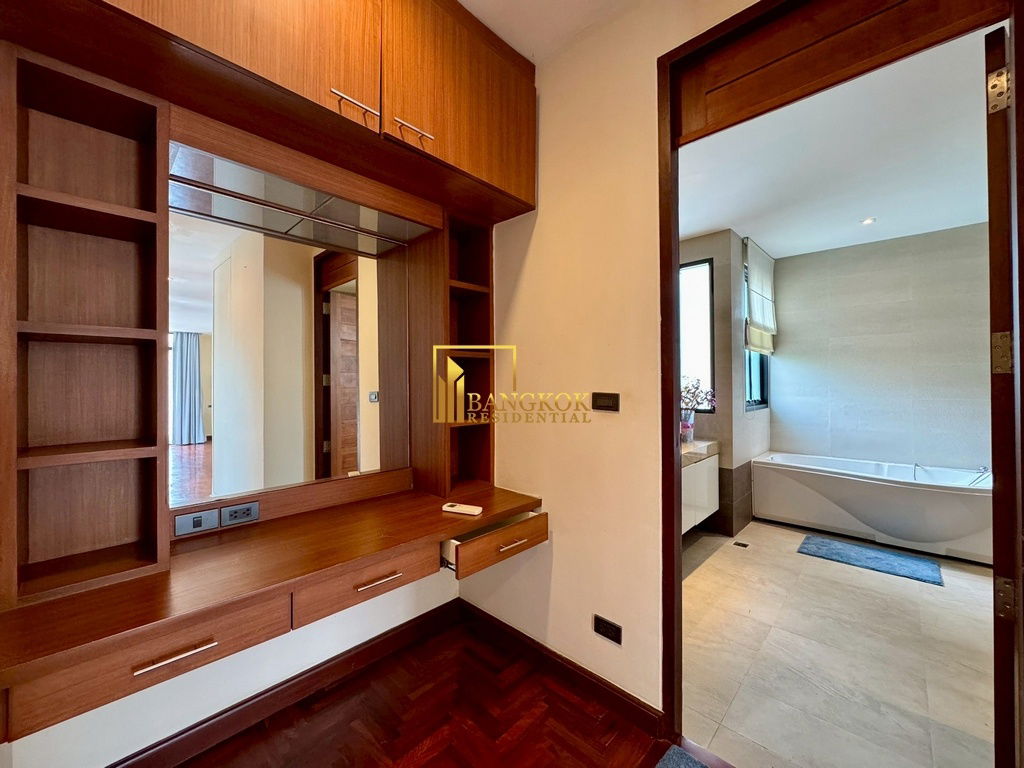 รูป EM Villa - 3 Storey 4 Bedroom House With Pool in Phrom Phong - BR7508SH - รูปที่ 55/60