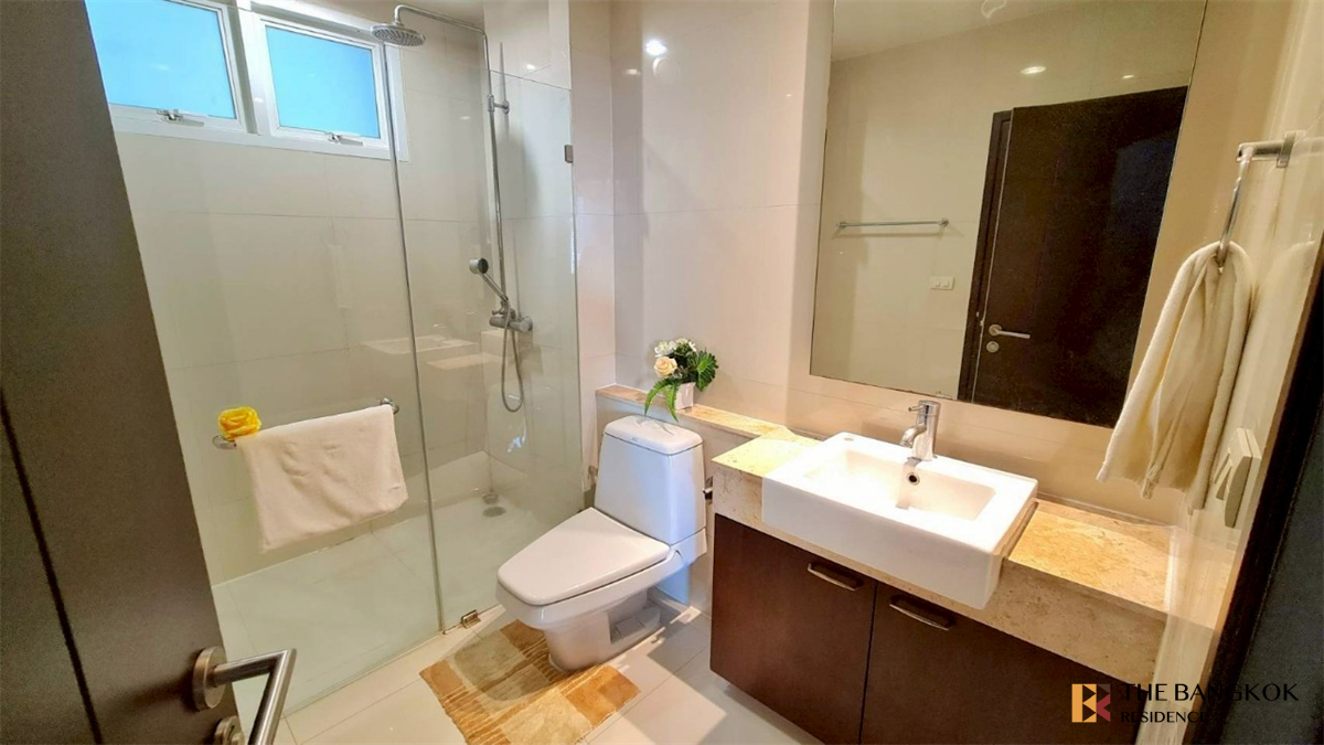 picture Ultimate Luxury Condo in Business District Piyathip Place - 8/10