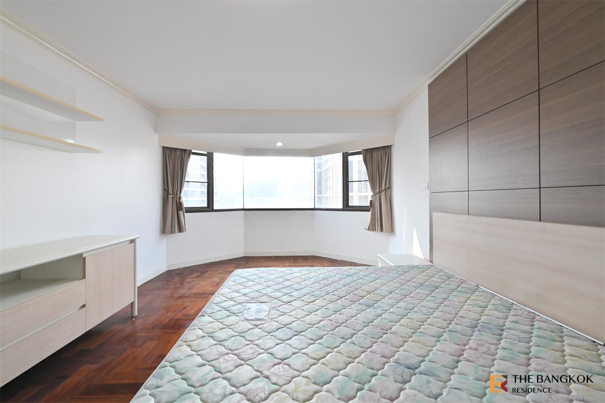 picture Baan Suanpetch near BTS Phrom Phong Live the Luxury Style in a High-potential Location - 6/10