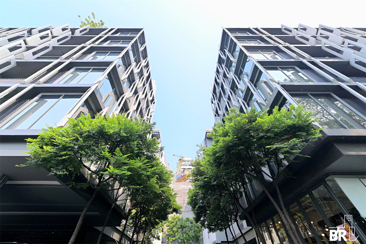 picture Siamese Gioia  Ultimate Luxury Condo in Business District - 1/9